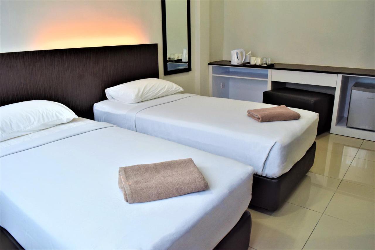 Desaru, Bayu Balau Beach Resort Bandar Penawar Esterno foto
